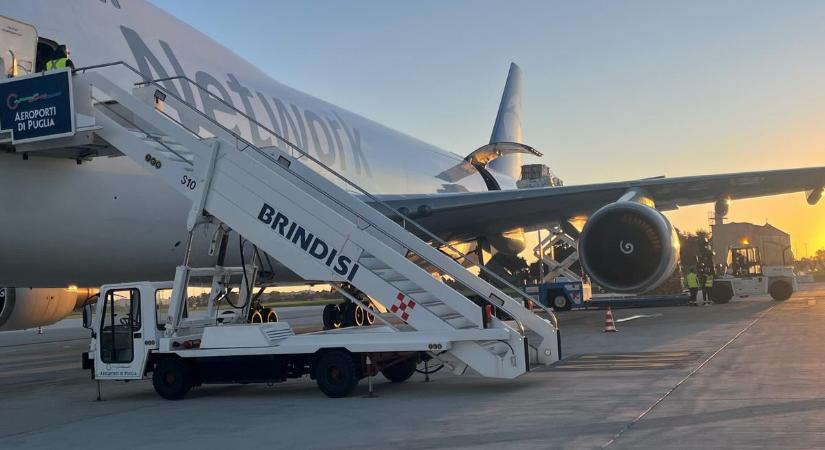 Elfogyott az üzemanyag a repülőtéren, korlátozások Olaszországban