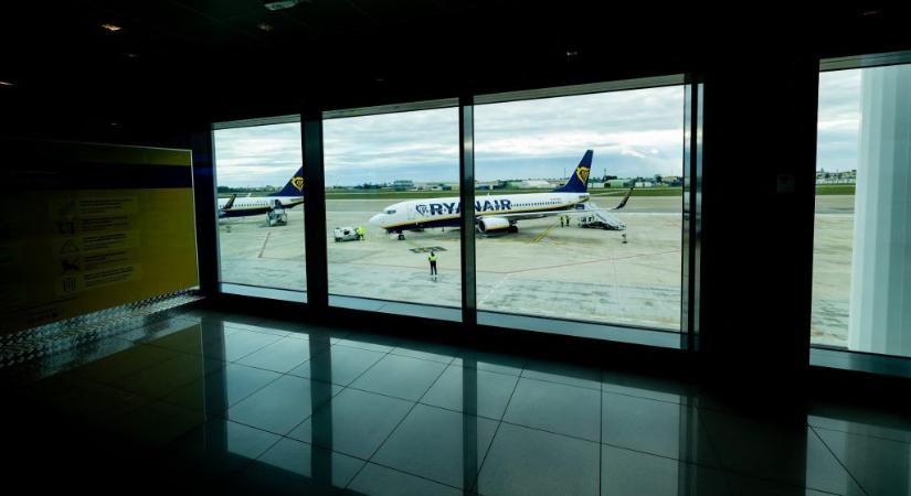 Elfogyott az üzemanyag egy olaszországi repülőtéren