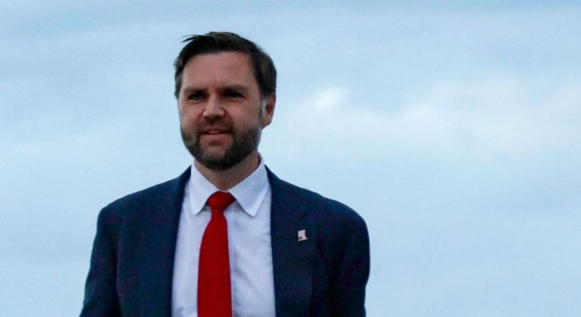 Végre itt van: így landolt JD Vance gépe Magyarországon (VIDEÓ)