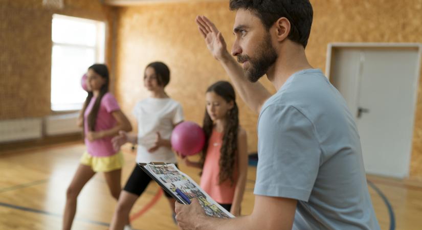 Ösztöndíj fiatal testnevelőknek: pályázatot hirdettek Szolnokon