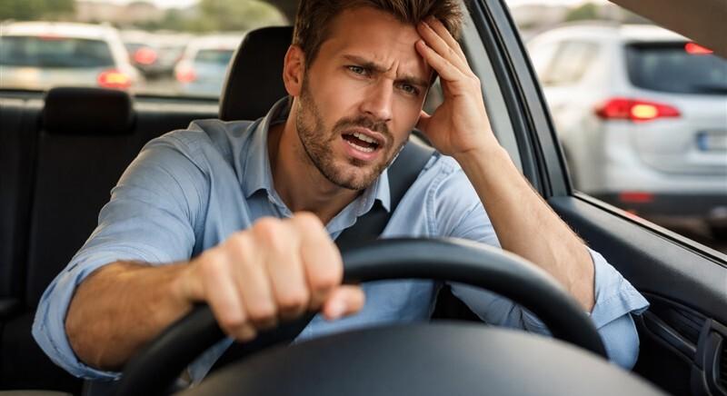 Ideiglenes sávlezárás a Deák Ferenc utcában: csapadékvíz-bekötés miatt dolgoznak