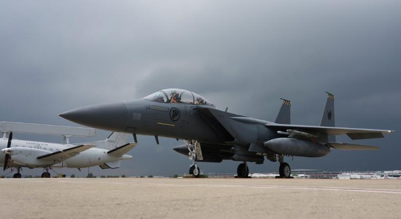 Másodpercek a halál árnyékában – így menekültek meg az amerikai pilóták Iránban