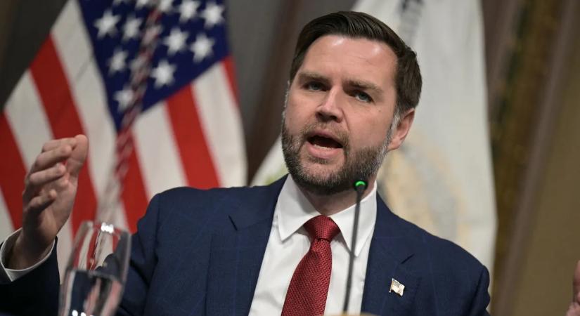 Íme az első fotók: megérkezett Magyarországra JD Vance