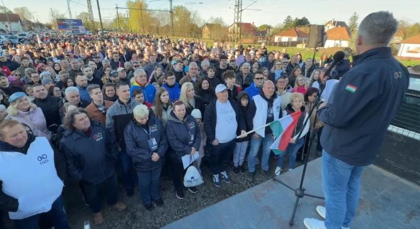 Magyar Péter: Tömeg várt minket reggel 7-kor Ráckevén