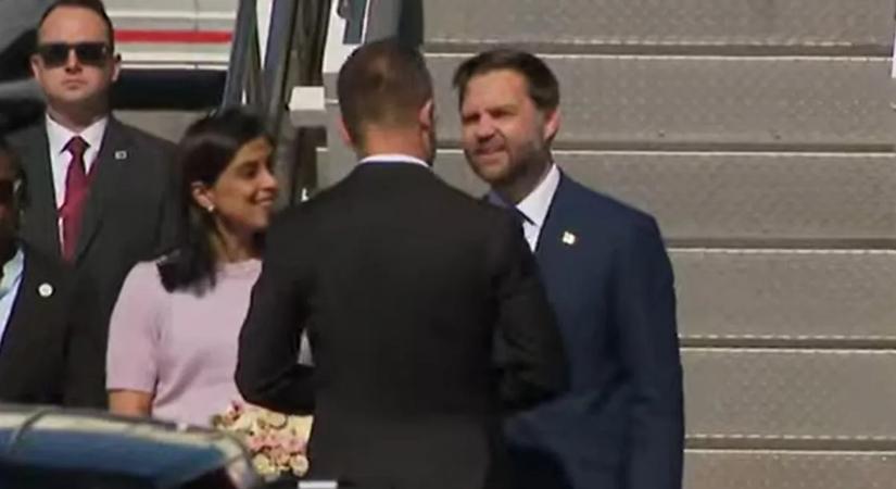 Megérkezett JD Vance, amerikai alelnök Magyarországra