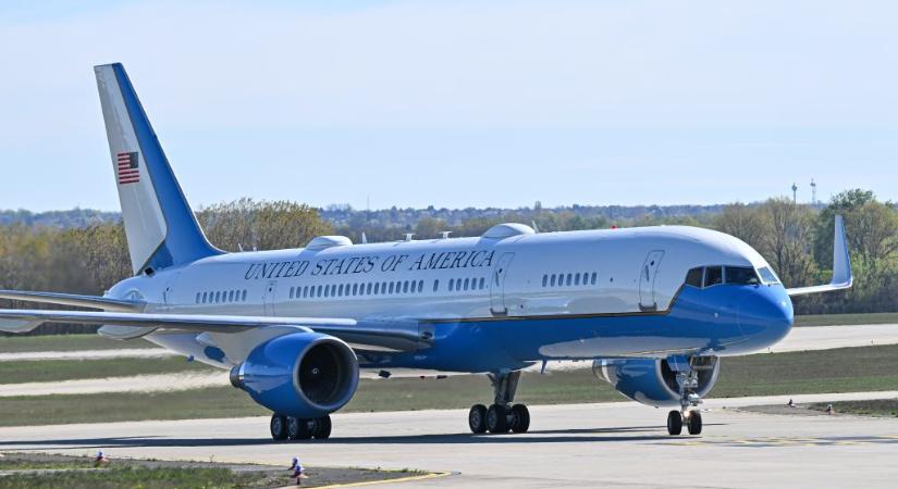 Szijjártó Péter fogadta Vance-t