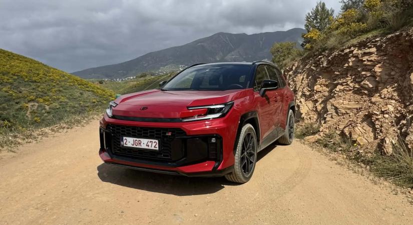 Vajon folytatódhat a sikertörténet? Próbán a Toyota RAV4 új generációja
