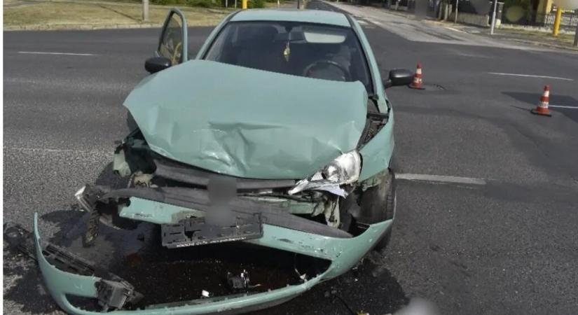Piros lámpán hajtott át a győri sofőr, brutális baleset lett a vége