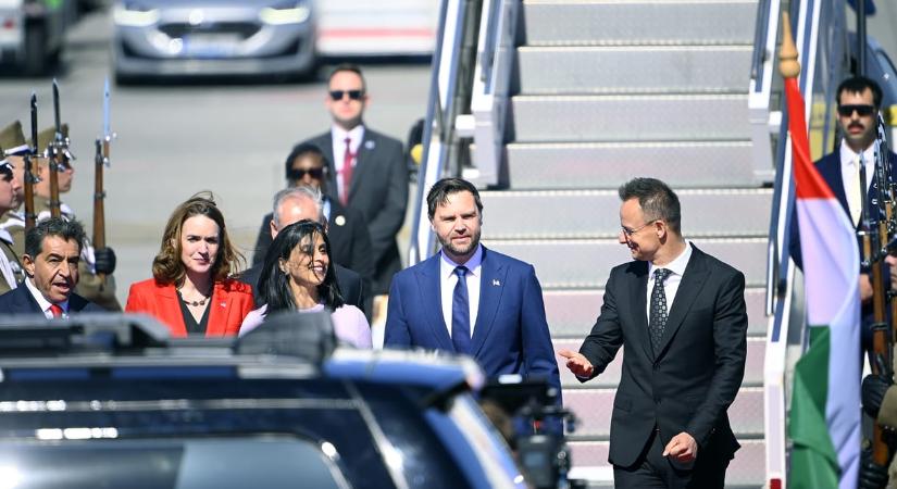 Megérkezett J. D. Vance Budapestre – az amerikai alelnök látogatása percről percre