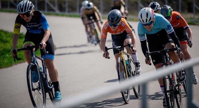 Három futamot nyert a Főnix Kupán a DSI bringása