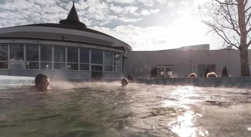 Többszázmilliós fejlesztés, termálvíz kényezteti a vendégeket ebben a szabolcsi fürdőben