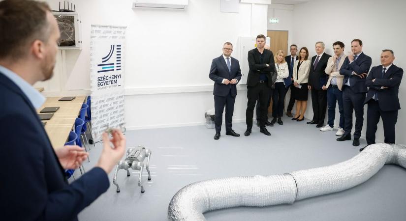 Innovációk a szén-dioxid-kibocsátás csökkentéséért: alkalmazásokat és fuvaroptimalizációs rendszert fejleszt a Széchenyi Egyetem