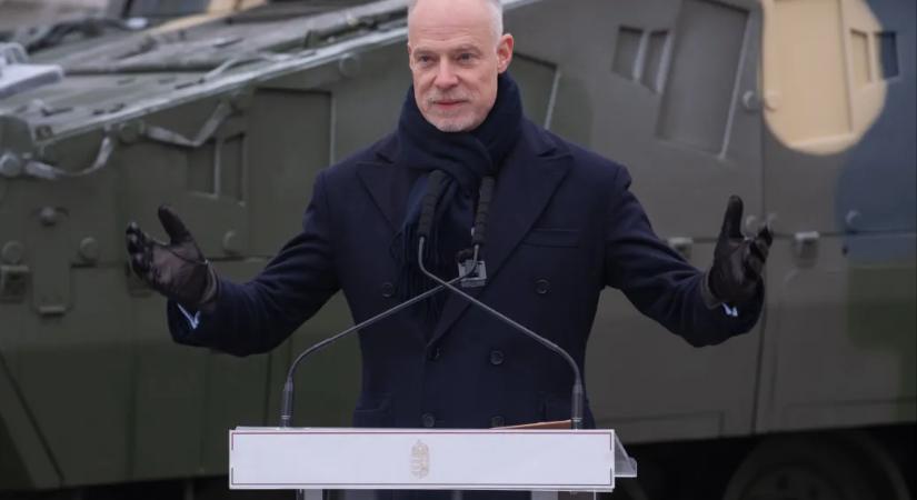 Keressük Szalay-Bobrovniczky Kristóf honvédelmi minisztert, hogy kérdéseket tegyünk fel neki a Magyar Honvédség helyzetéről