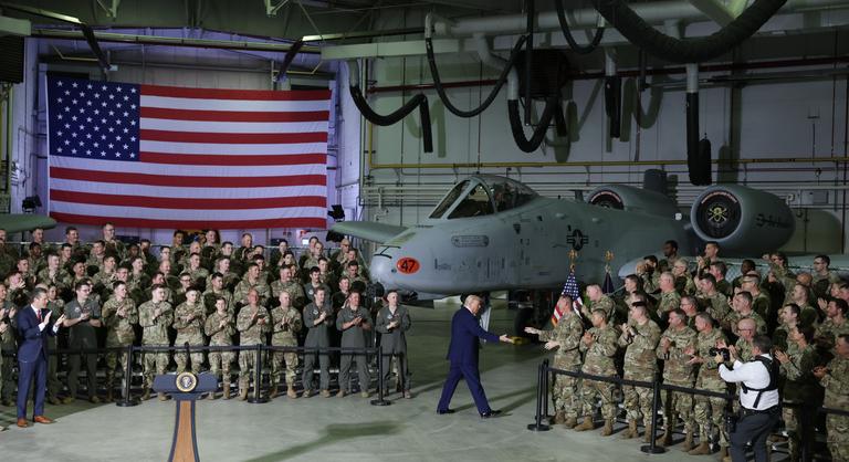 Donald Trump a dühöngő szélvész: jön az amerikai NATO-exit, tervezhetjük az Európai Védelmi Uniót?