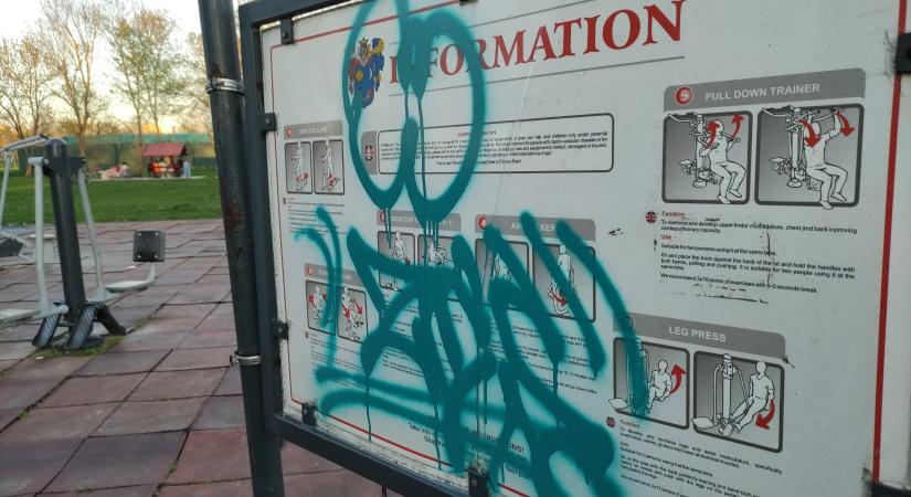 Különleges szabadtéri alkotással gyarapodott Vásárhely – kritika