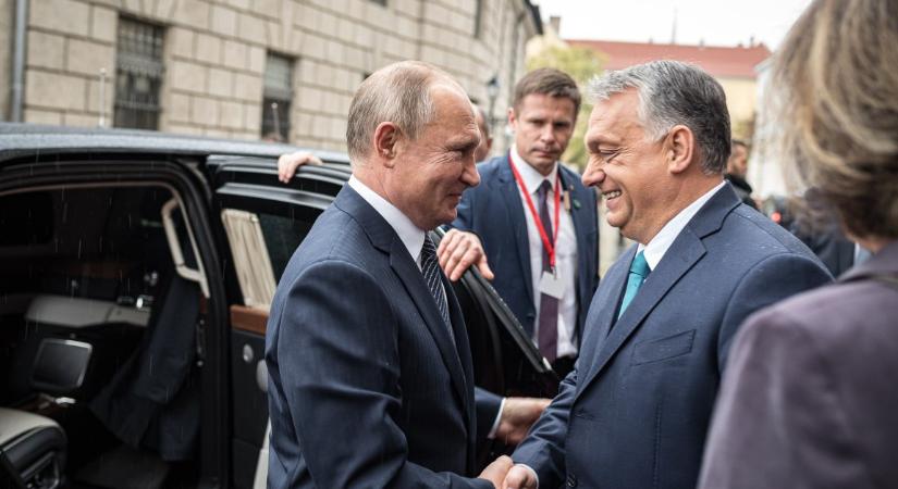 A Bloomberg szerint Orbán azt mondta Putyinnak, hogy bármilyen módon kész segíteni neki