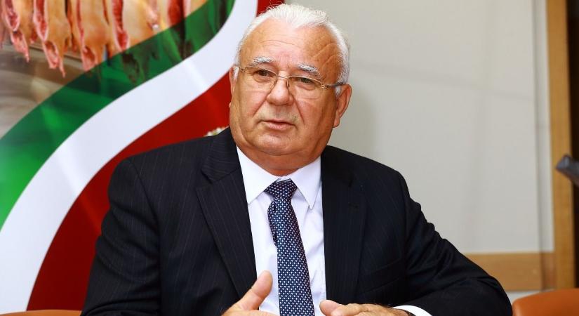 „A jó szó ugyanúgy számít, mint a jó hús” – Babati Zoltán közel négy évtizede a szombathelyi piacon