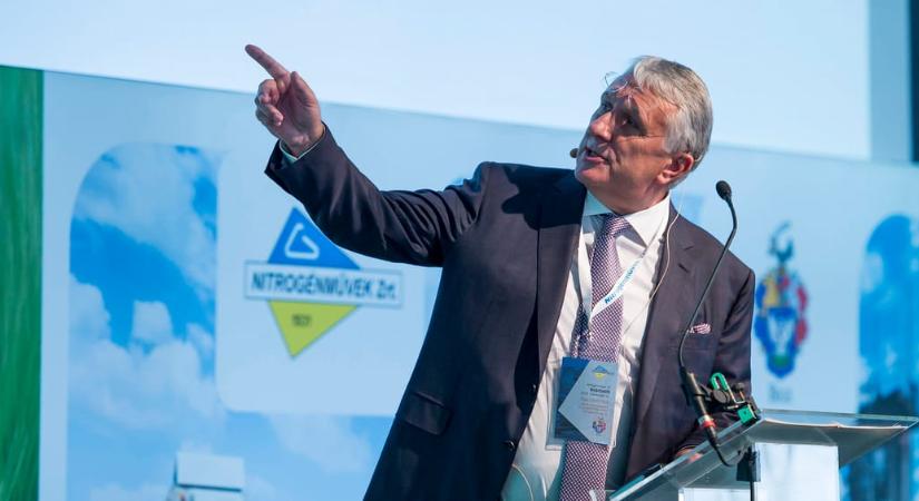 Bige László nyílt levélben vádolja szándékos, napi több mint 300 milliós károkozással Lázár Jánost