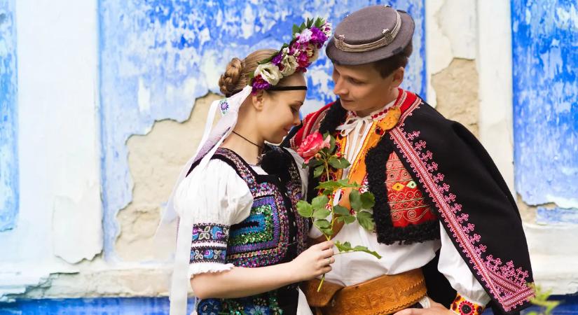 Retró kvíz: lajbi, panyóka, korc és pendely – Tudod, mit jelentenek nagyszüleink öltözetének népies elnevezései?