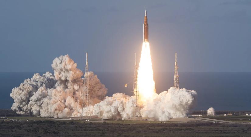 Elérte a Holdat az Artemis–2-küldetés – az űrhajósok hamarosan olyan messze jutnak, mint még korábban senki