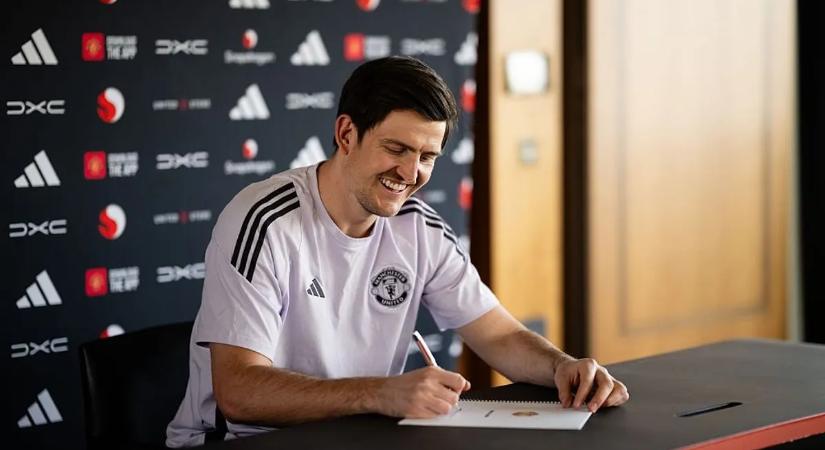 Hosszabbított angol válogatott hátvédjével a Manchester United – hivatalos