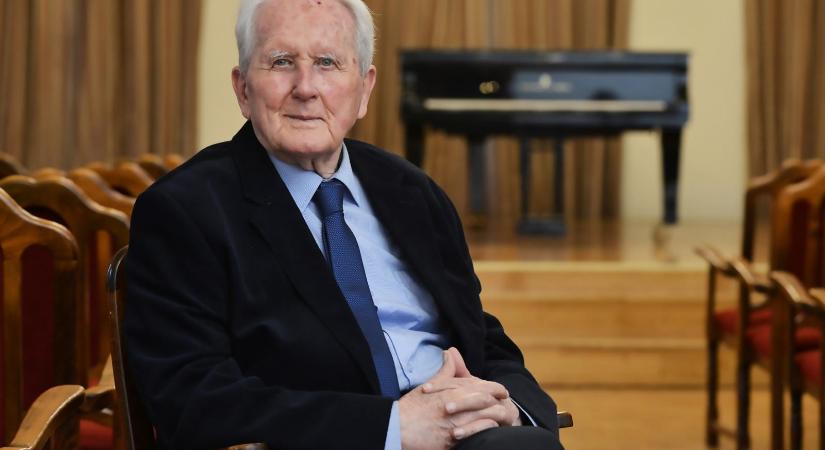 Meghalt Czigány György