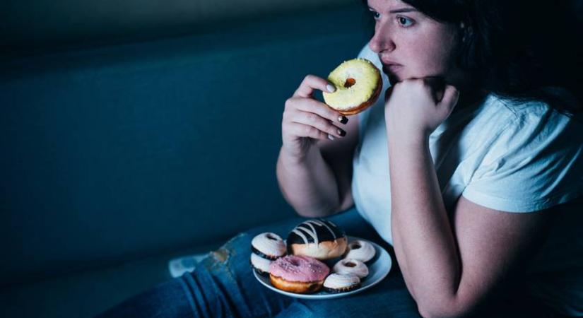 Beteggé esszük magunkat, mégis elcsábulunk: meglepő dolgok derültek ki a magyarok étkezési szokásairól