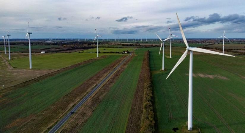 A tomboló háborúk és energiaárak közepette a németek még mindig a klímasemlegességben látják a megoldást