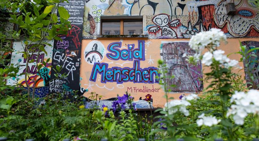 „A lányomról csak a két legjobb barátnője tudja, hogy zsidó”