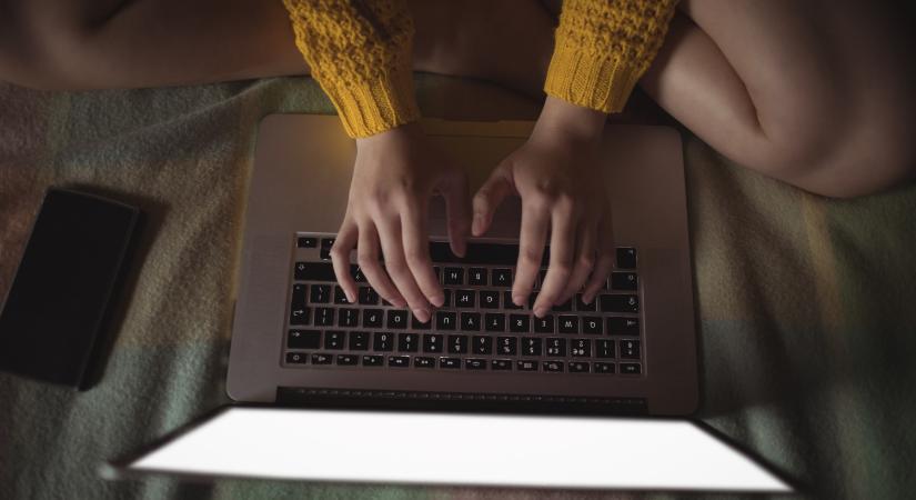 Szerelmet ígért, több mint 42 millió forintot csalt ki egy vármegyei férfitól