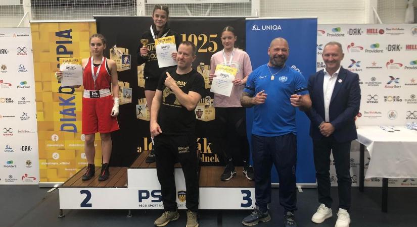 Ezüstéremmel tért haza a bajai Béda Zoé a diákolimpiáról