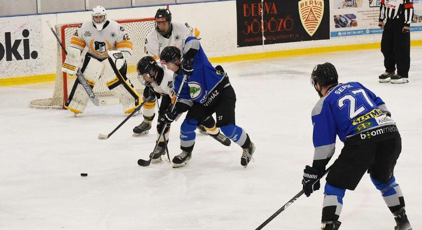 Vereséggel kezdte a döntőt a Lehel HC