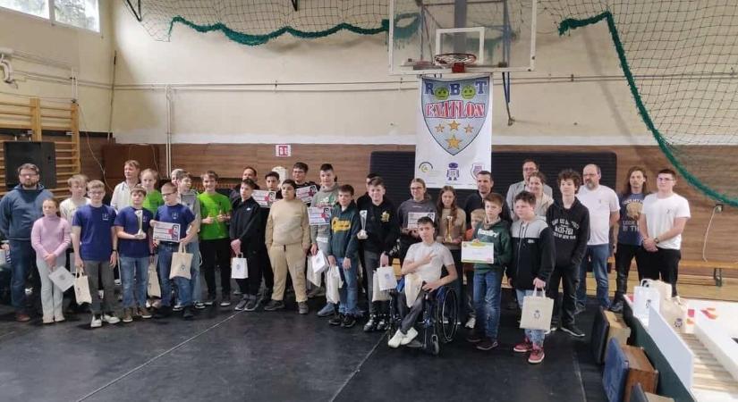 Robotok, verseny, jövő – így pörög ma a szakképzés egyik legmenőbb terepe