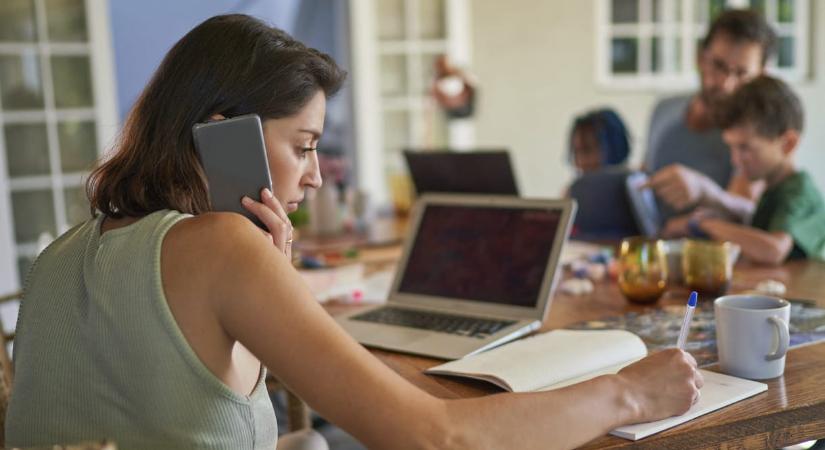 Olyan megoldás jöhet a WhatsAppba, amitől érthetőbbé válhatnak a hívások