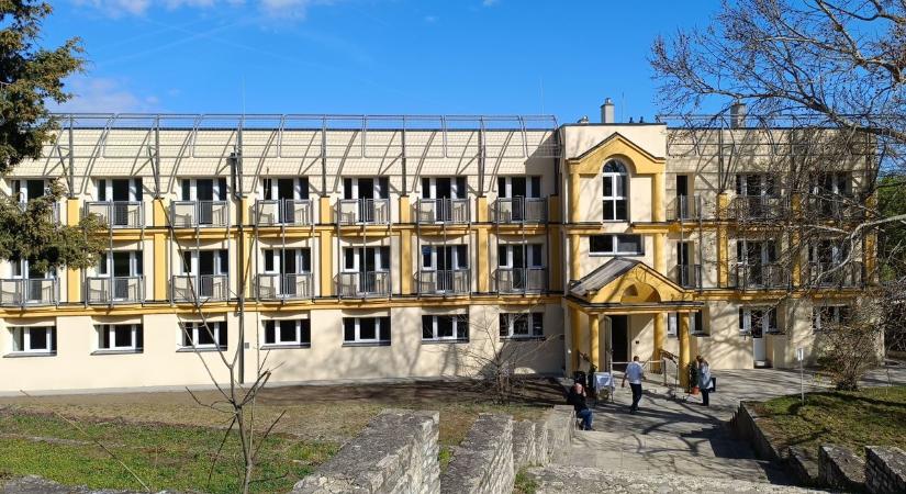 Átadták a siófoki nővérszállót, több mint egymilliárd forintból újították fel