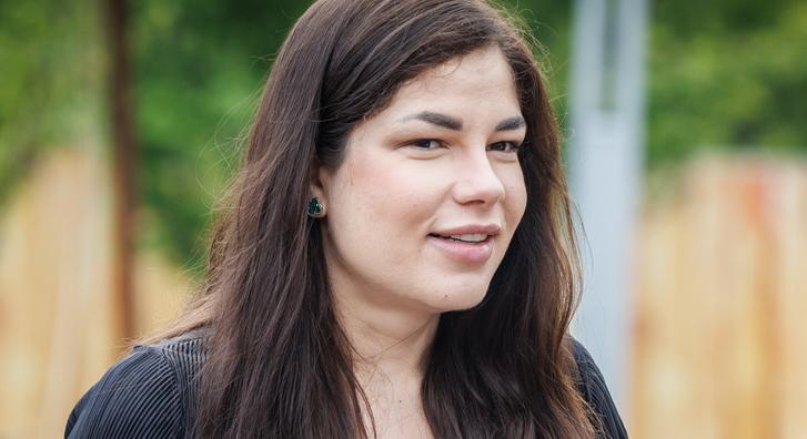 Így várta a repülőtéren Gáspár Evelin J. D. Vance amerikai alelnököt