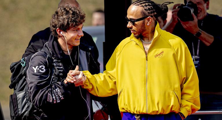 Berobbant a tiniszenzáció, máris a hétszeres F1-es világbajnokhoz hasonlítják