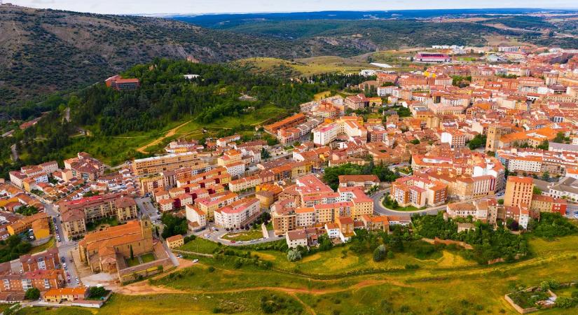 Ingyen lakhatást és munkát is biztosítanak ezen a festői szépségű spanyol településen