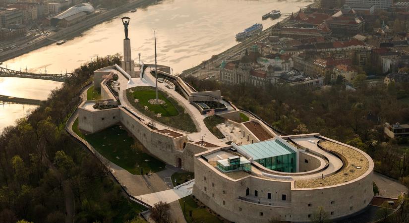 Képgalérián a megújult Citadella
