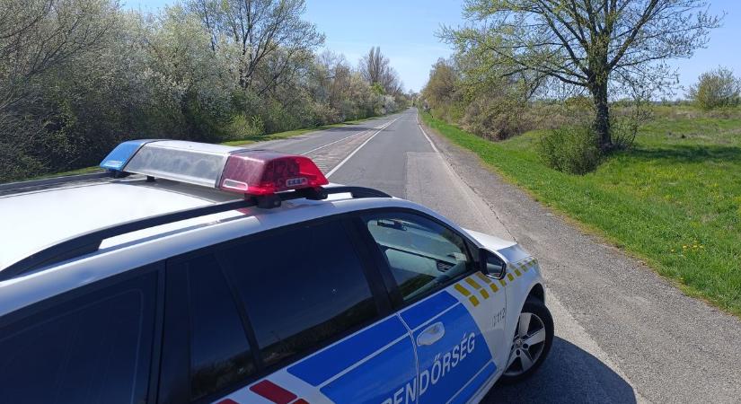 Frontális ütközés: egy ember életét vesztette a 6-os úton