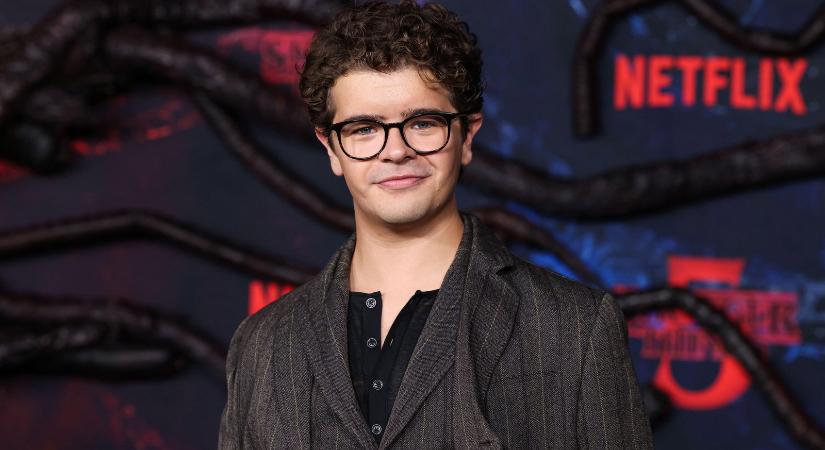 Furcsa kinézete miatt imádják a Netflix sztárját, de a sikernek súlyos ára van