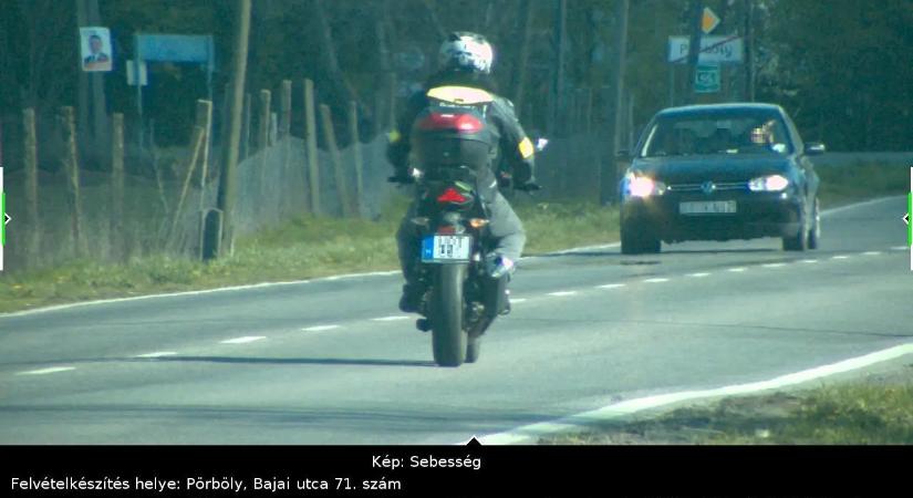 Elindultak motorozni, végül az apát és a fiát is megbüntették!