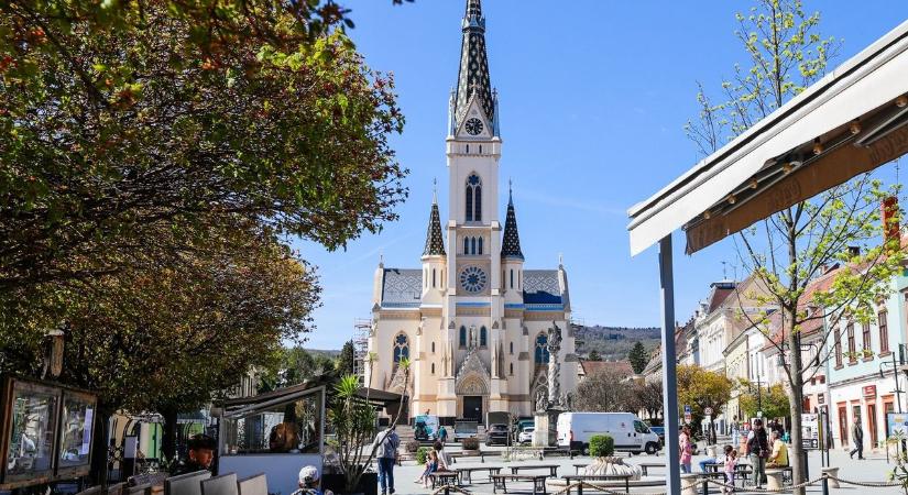 Húsvéti ajándék Kőszegnek: teljes pompájában ragyog a Jézus Szíve templom - fotók