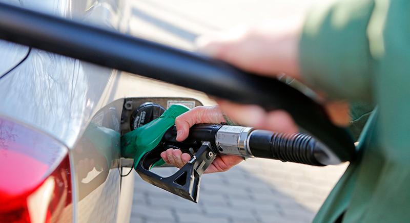 Éjféltől emelkednek az üzemanyagárak Szlovéniában