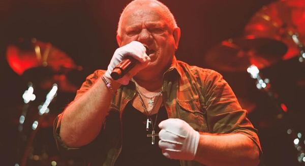 Udo Dirkschneider-t nem zavarja, ha a rajongók az egész koncertjüket felveszik a telefonjukkal