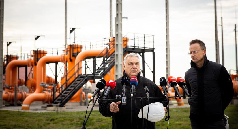 Két honvédségi helikopterrel repült Orbán és Szijjártó a húsvéthétfői gázcsőlátogatásra