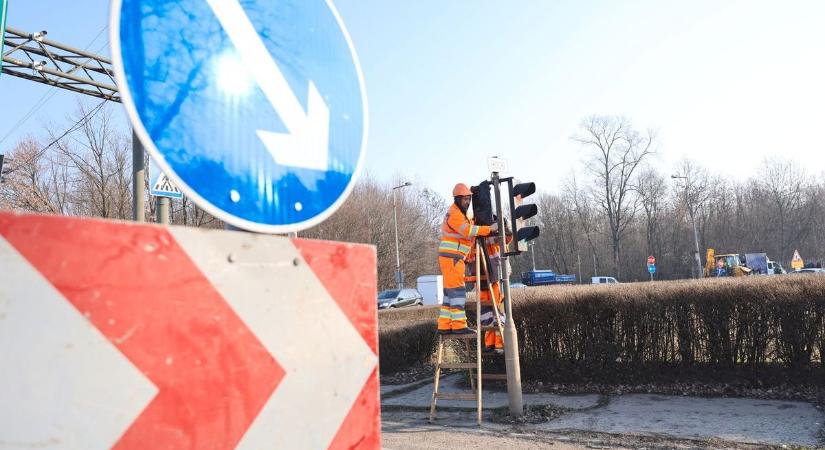 Forgalomkorlátozás lesz szerdán – és nem csak az autósoknak!