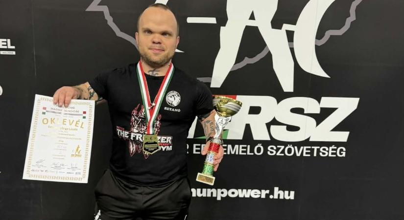 A szentesi parafekvenyomó tizedszer lett magyar bajnok