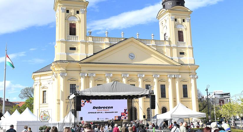 Megkezdődött Debrecen ötnapos ünnepe