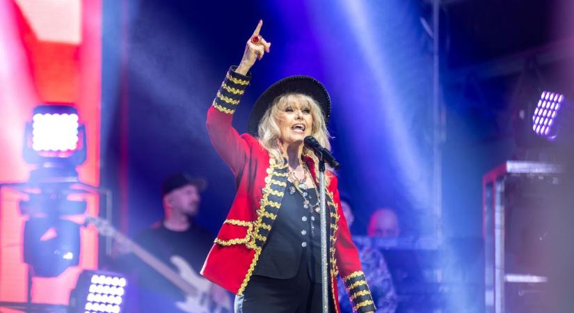 „Ez egy varázslat” – Csepregi Éva a generációkon átívelő Neoton-sikerről  videó